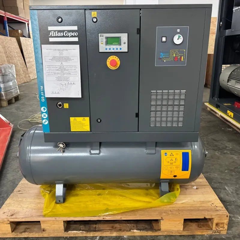 Atlas Copco G5 FF Vijačni kompresor z vbrizgavanjem olja 5,5 kW 7,5 KM Vgrajen sušilnik Original